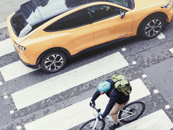 e-bike-vs-car-vs-train-01